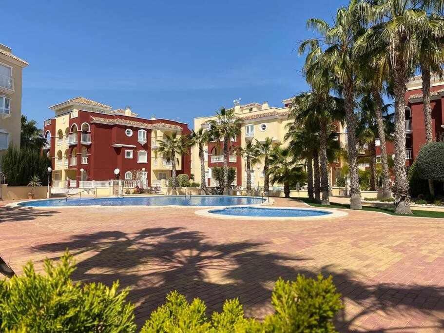 Acogedor Apartamento Cerca De La Playa Los Alcazares Exterior photo